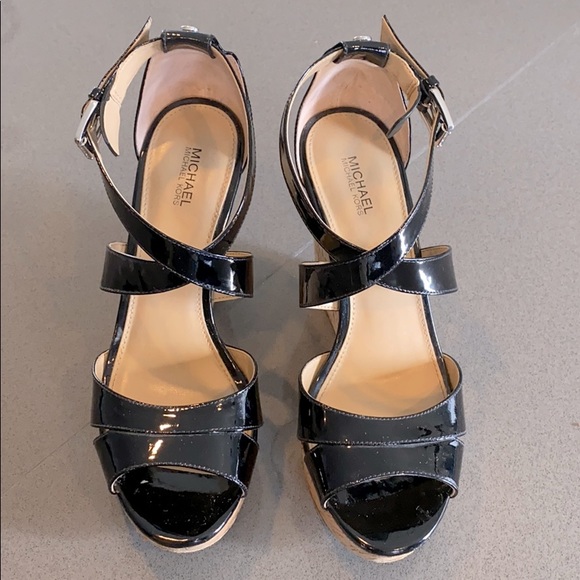 Michael Michael Kors Black Patent Wedges, Size 8 - Picture 5 of 11